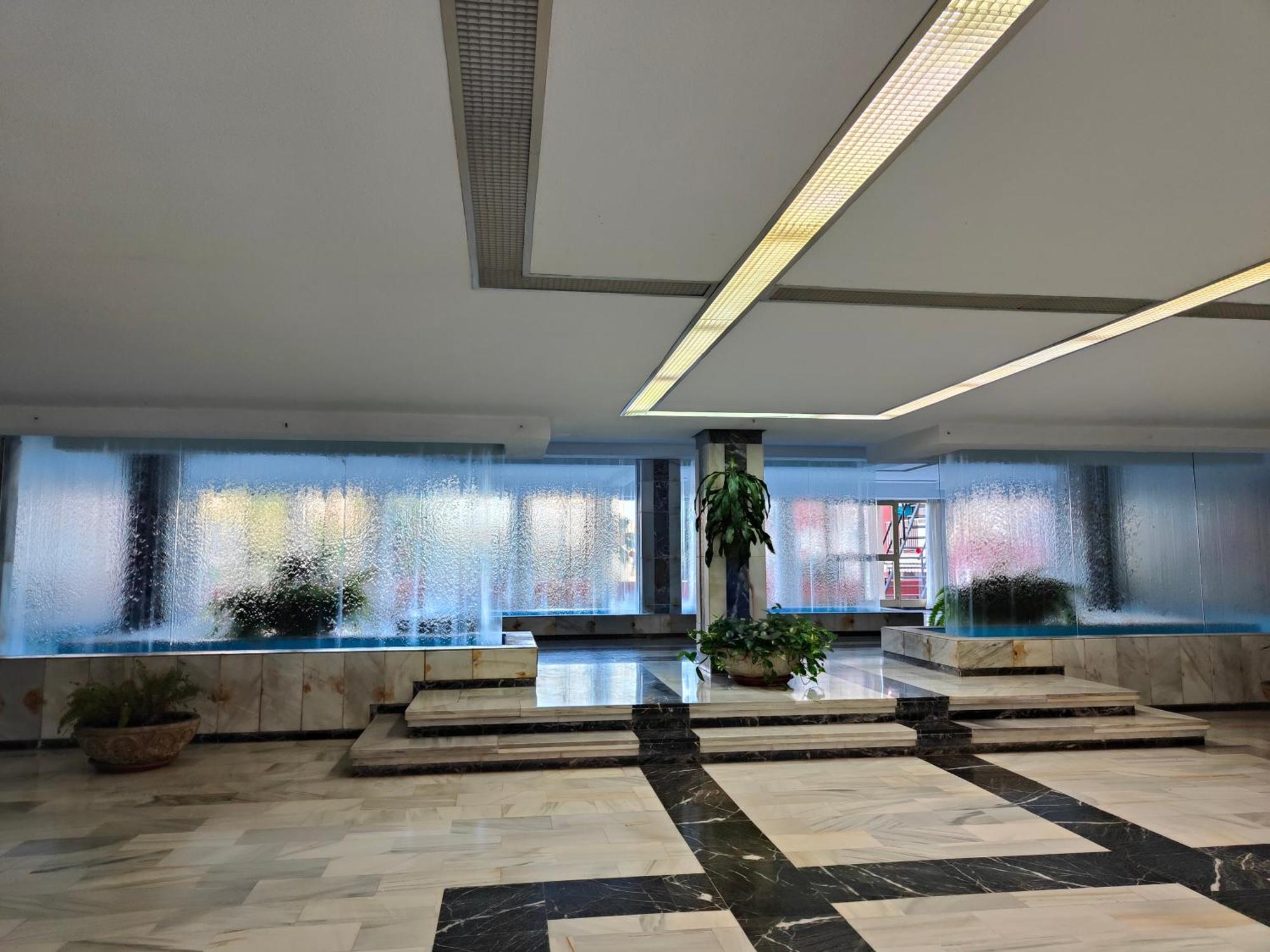 Apartamento Entero, Enormes Piscinas, Terraza Y Playa Benalmádena Exterior foto