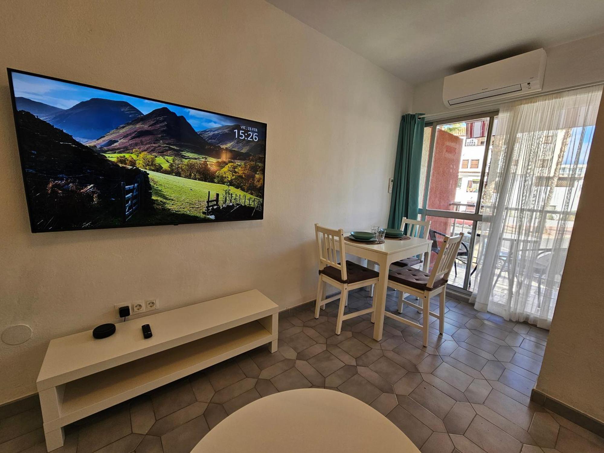 Apartamento Entero, Enormes Piscinas, Terraza Y Playa Benalmádena Exterior foto